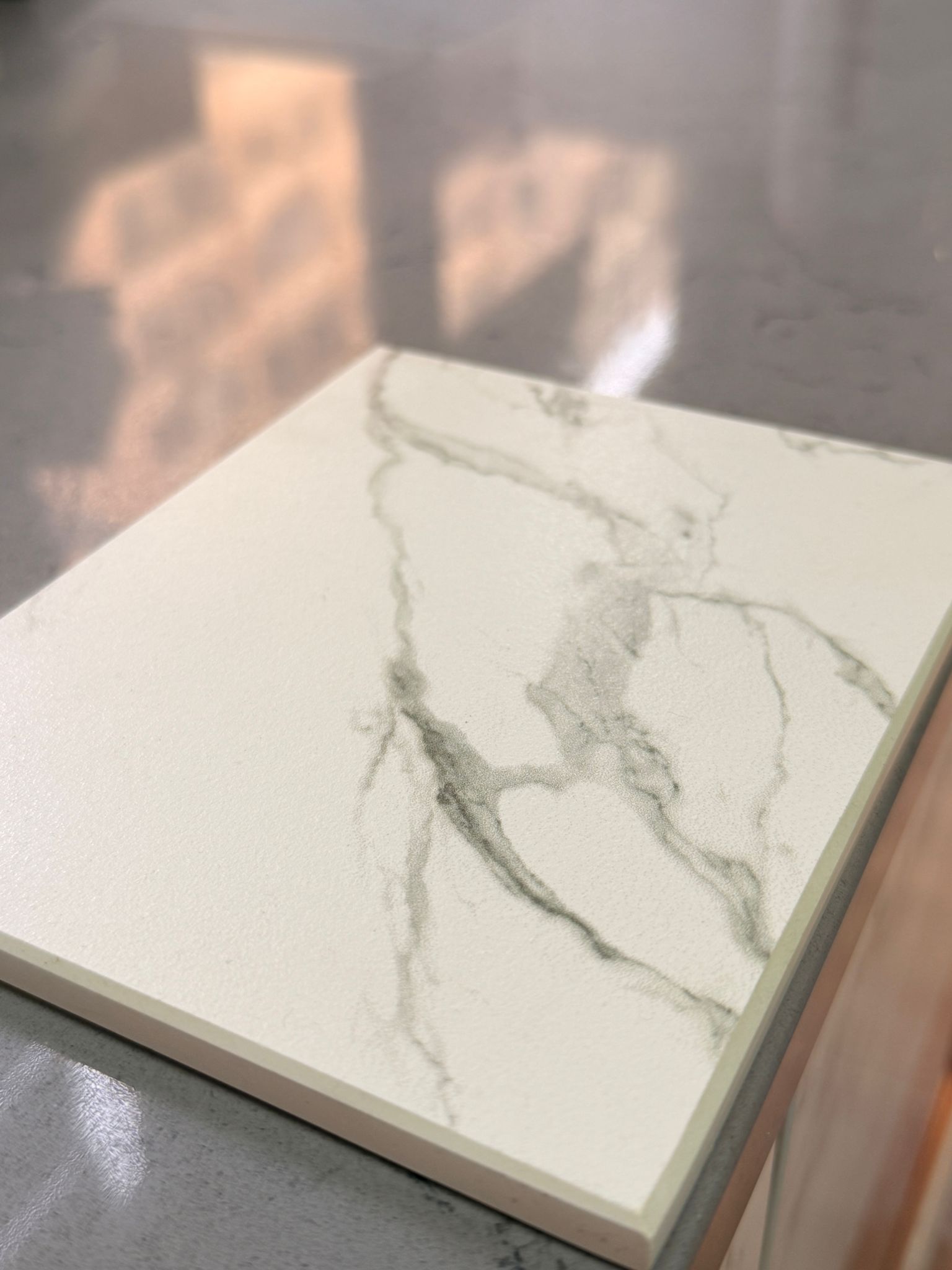 廚房枱面物料:岩板/瓷質岩板